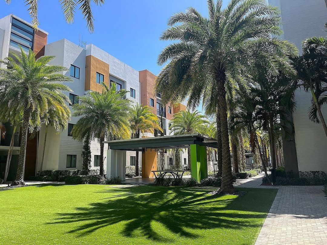 University Park Boca Raton, FL Student Apartments near FAU