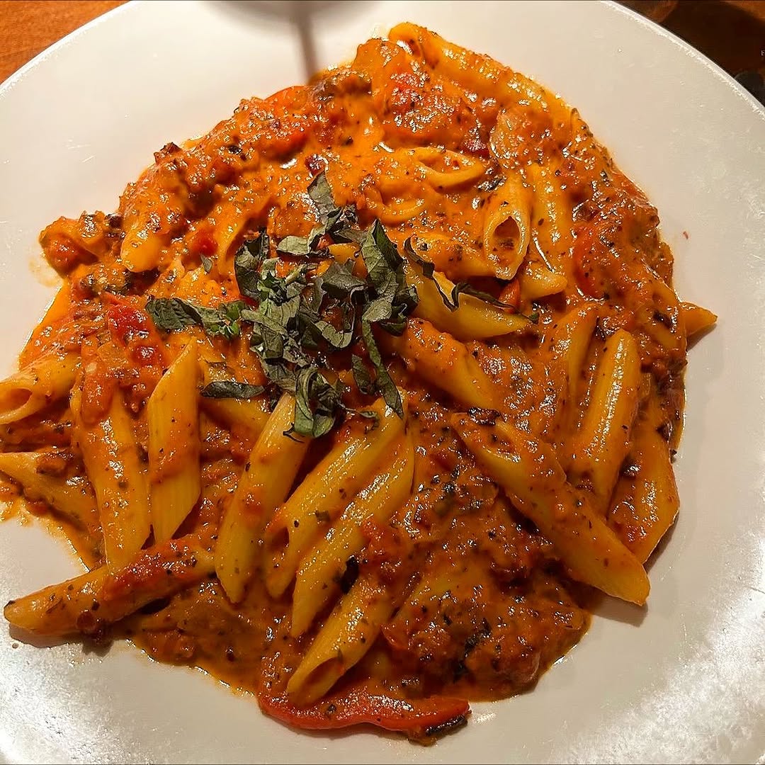 What's on yo' plate? \ud83d\udc40 Not only does UPark have everything you need in an apartment, but also amazing food options around! Share what's on your plate via Community Rewards and get giftcards for your next meal \ud83e\udd58\n\n 