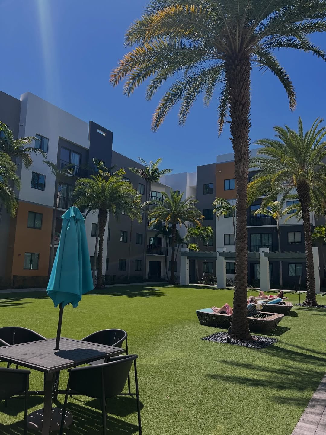 Relax and unwind today at University Park \ud83c\udf3f\u2728\nYour perfect space to recharge, refresh, and feel at home.\n\n