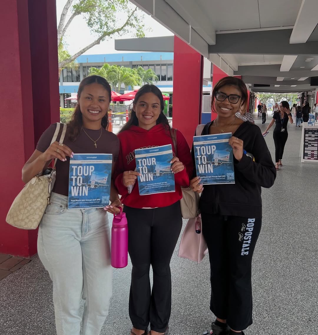 Still figuring out your fall housing plans?\n\nUniversity Park is ready for you\ud83d\ude09\n\nSchedule and complete a tour by April 26th and you will be entered to win a $500 American Airlines gift card!\u2708\ufe0f\n\n